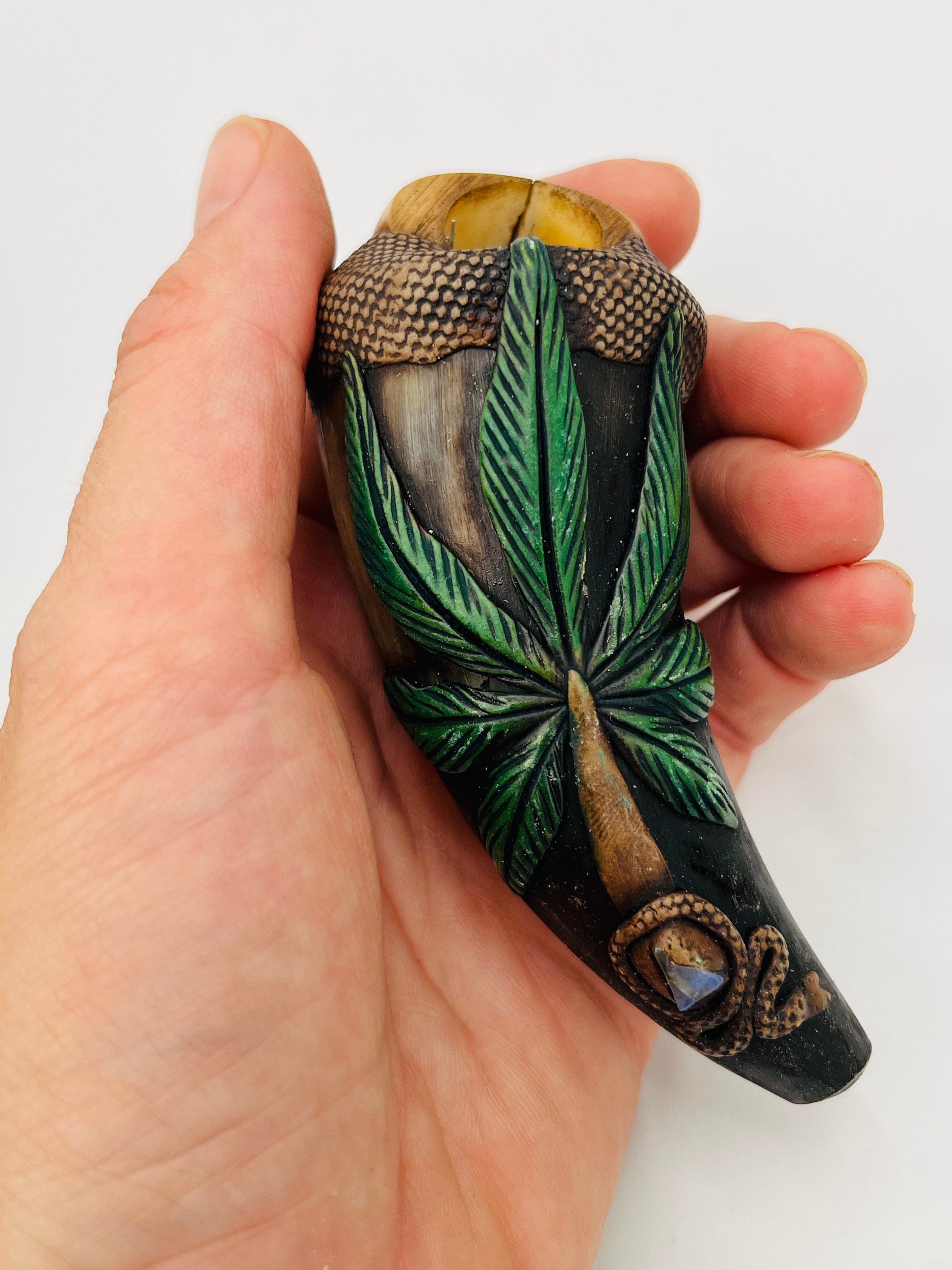 Tagua Seed Head-Bull Horn Pipe