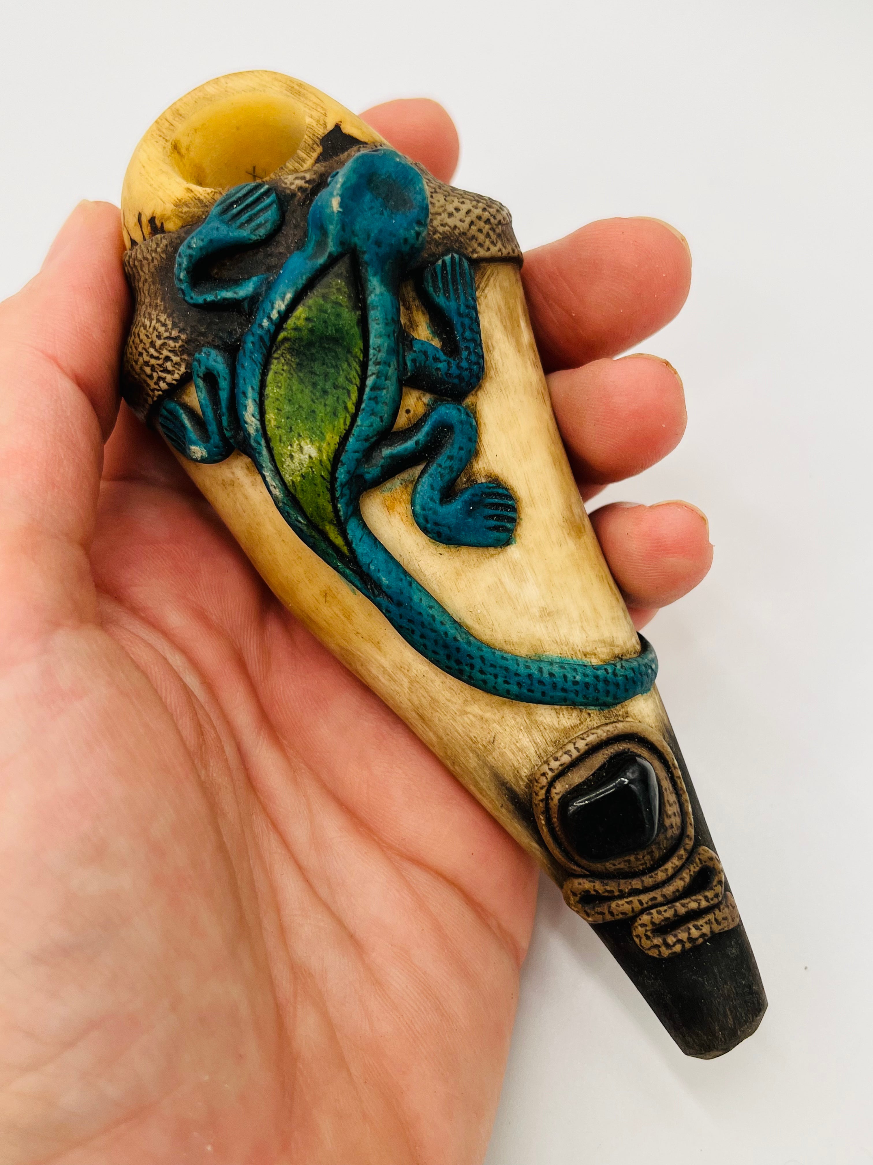 Tagua Seed Head-Bull Horn Pipe