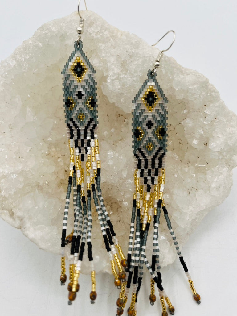 Native Earrings Grey